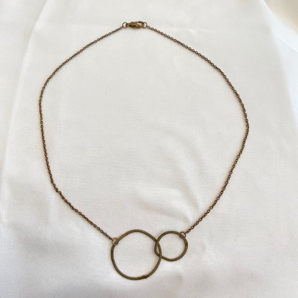 4/$25- Brass Tone Double Circle Necklace Jewelry - Picture 2 of 9